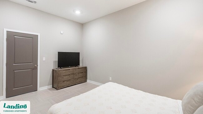 Photo - 600 19th St N Unit 211