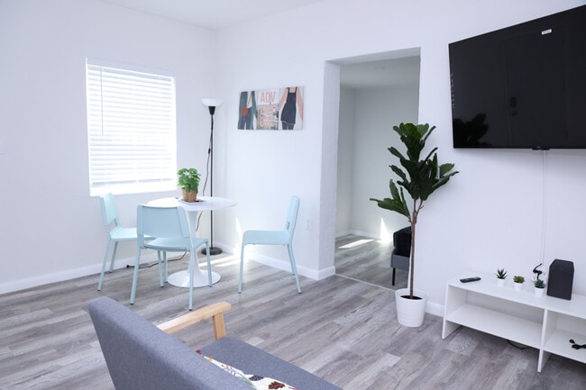 Photo - 1109 Douglas Rd Unit ID1056522P