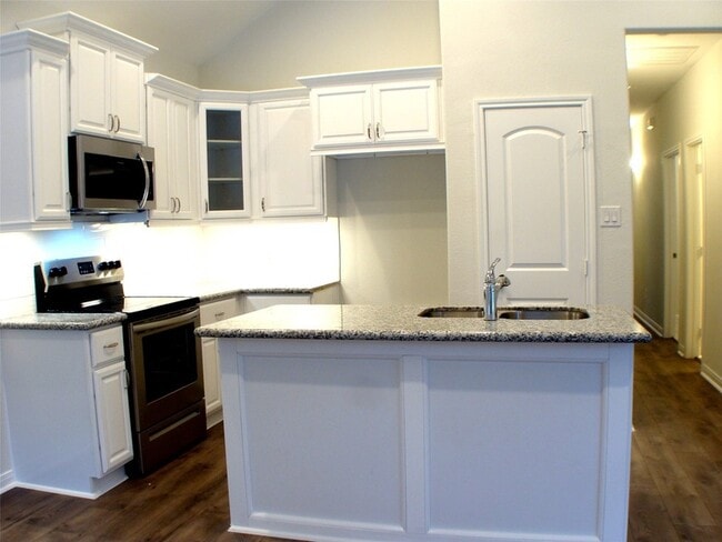 Photo - 16725 Stonefield St