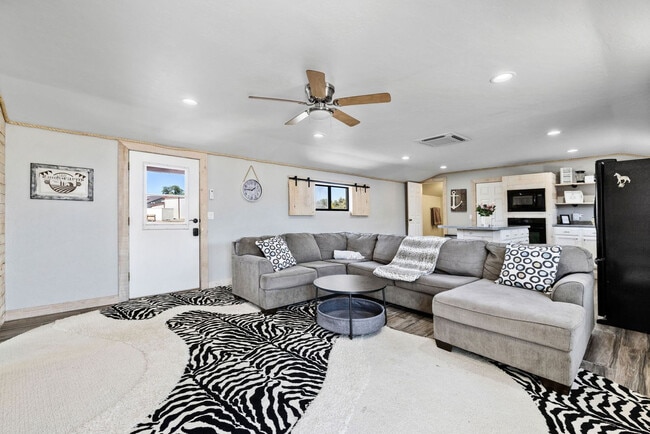 Building Photo - 7625 N Williamson Valley Rd Unit ID1257805P