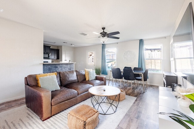 Photo - 3203 Spice Meadow Unit SI ID1620953P