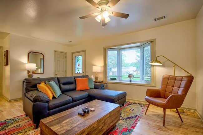 Building Photo - 23 Craig Ave Unit ID1377414P