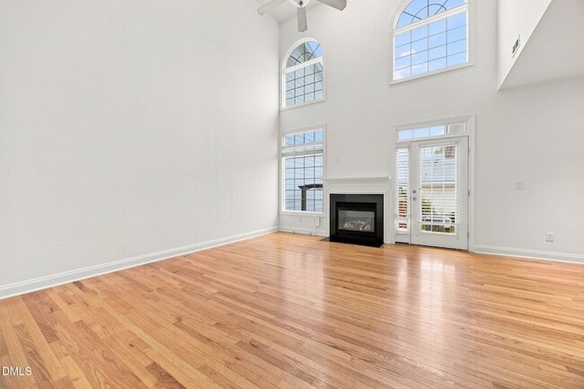 Photo - 401 Waverly Hills Dr