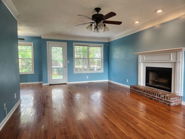 Photo - 1680 Barrywood Cir E