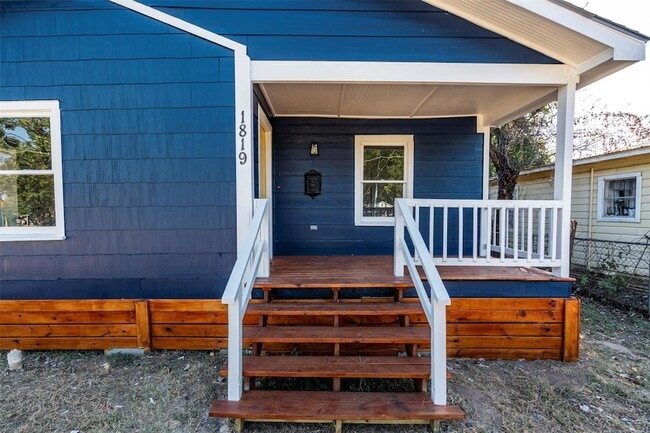 Photo - 1819 Pecan St