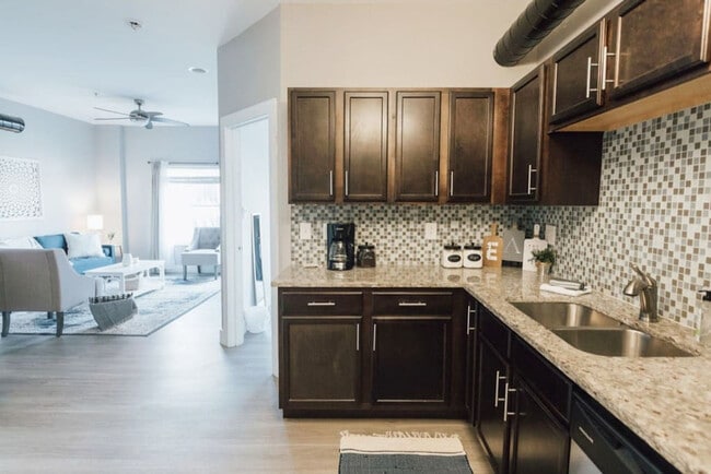Photo - 202 E Main St Unit SI ID1397961P