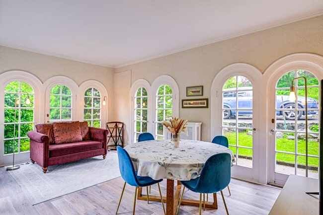 Building Photo - 518 Cortlandt Ave Unit ID1300248P