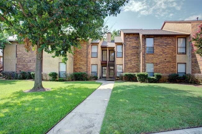 Building Photo - 1304 Harwell Dr Unit 4811