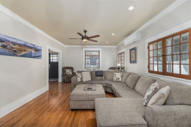 Photo - 713 W Woodland Dr Unit SI ID1542936P