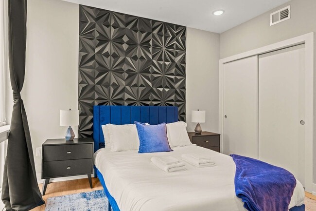 Building Photo - 916 N Delaware Ave Unit ID1055897P