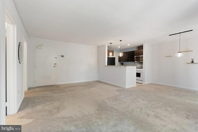 Photo - 2400 41st St NW Unit 312