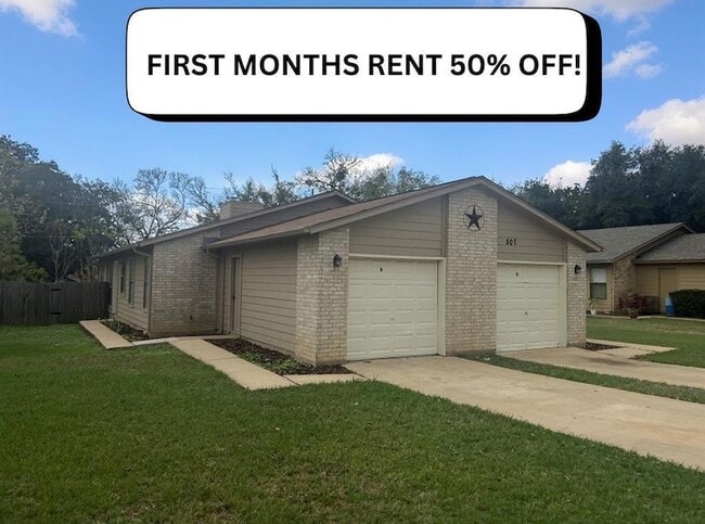 Building Photo - 807 Lloyd Ln Unit A