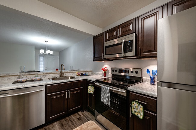 Photo - Devon Pointe Apartments and Townhomes