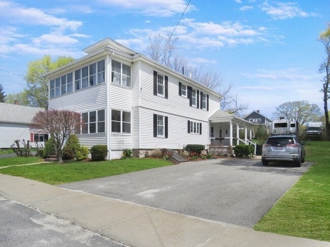 Photo - 100 Neil St Unit 2