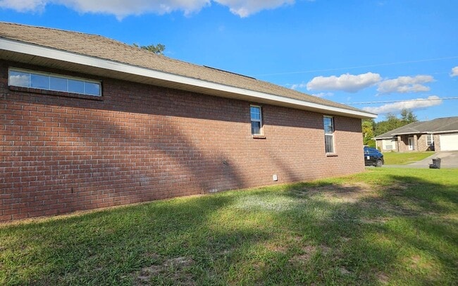 Photo - 122 SW Gerald Conner Dr