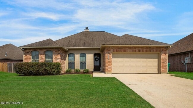 Building Photo - 103 Still Waters Rd