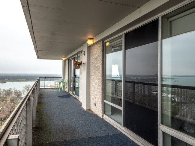 Balcony - The Jefferson