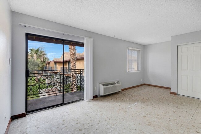 Photo - Country Creek Apartments