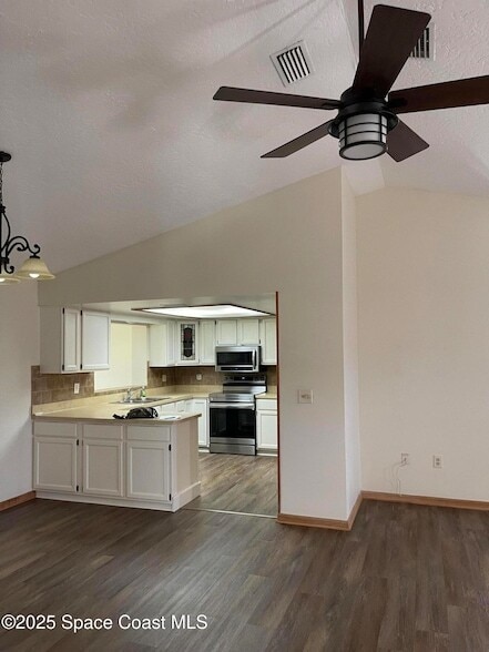 Photo - 363 Emerson Dr NW