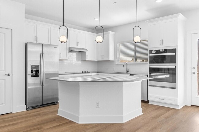 Photo - 1955 Settlers Glen Dr