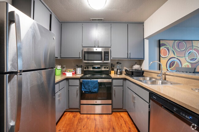 Interior Photo - Tanglewood Village