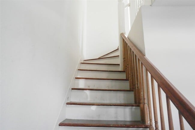 Photo - 304 18th St Unit Up