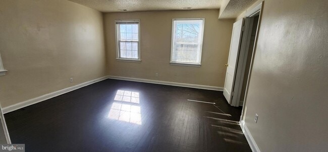 Photo - 604 Mellon St SE