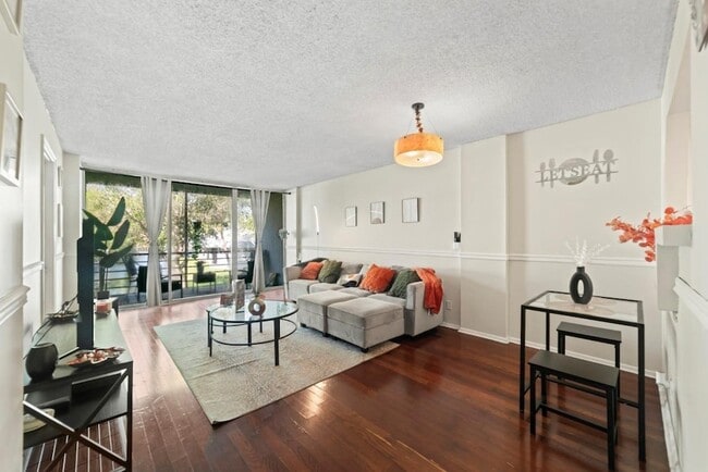 Photo - 113 Royal Pk Dr Unit 2C