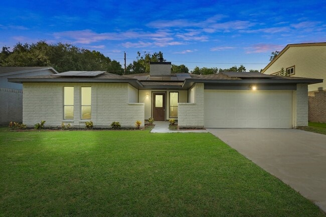 Building Photo - 2322 Aprilmont Dr