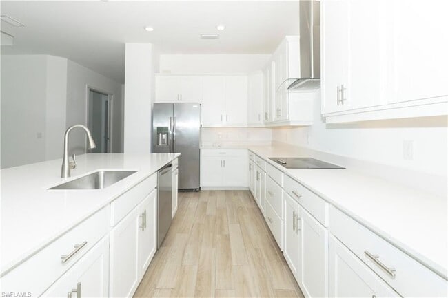 Photo - 5947 Sunningdale St