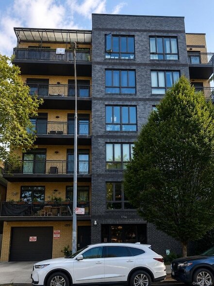 Building Photo - 1756 Ocean Ave Unit 6D