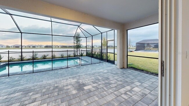 Building Photo - 7949 Lakes Edge Ln