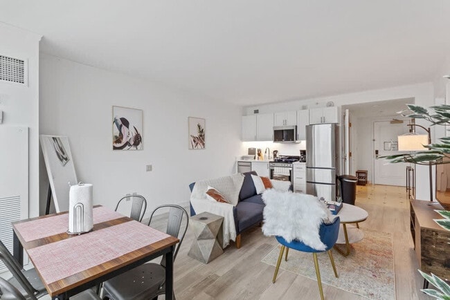 Building Photo - 810 Pacific Ave Unit ID1358970P