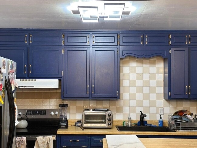 Photo - 825 Palomas Dr SE