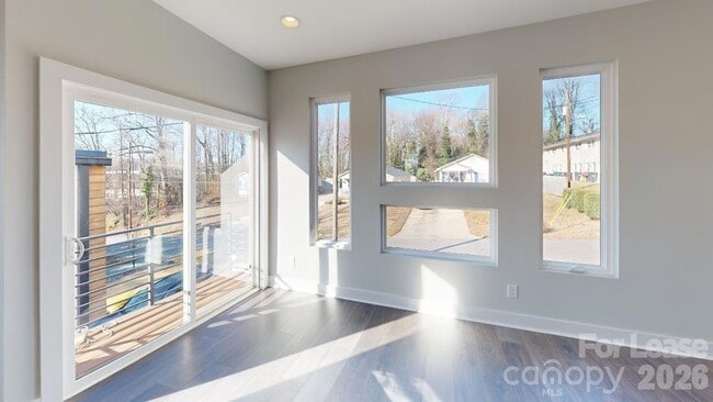 Photo - 423 Coxe Ave