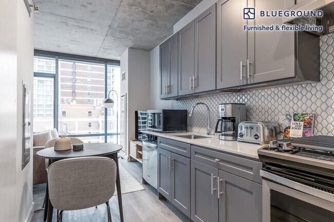 Photo - 450 W Belmont Ave Unit FL15-ID202