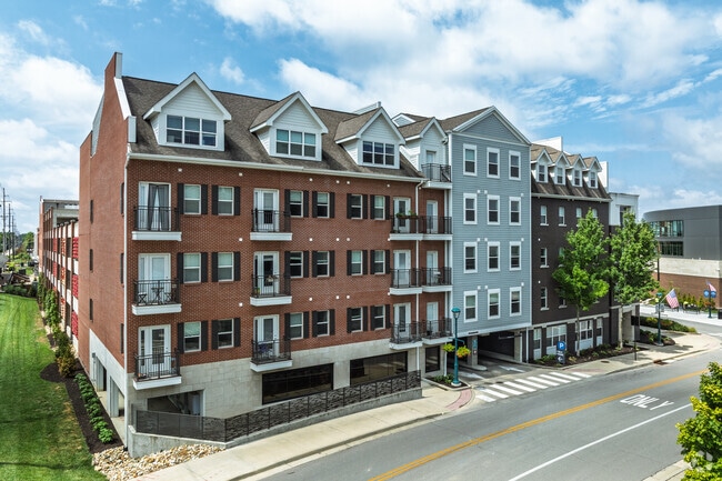 Building Photo - Flats at Switch