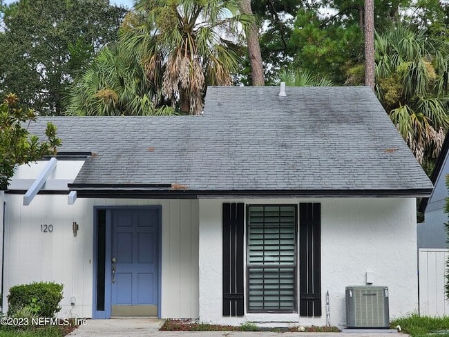 Photo - 120 Bermuda Ct