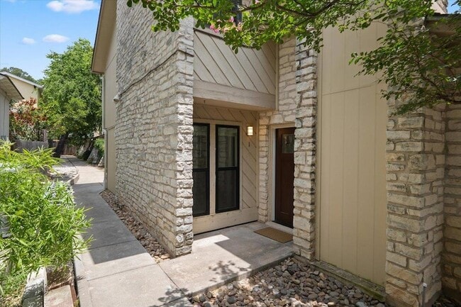Photo - 2500 Enfield Rd