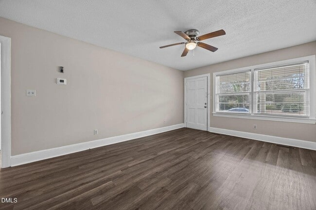 Photo - 204 W McNeill St