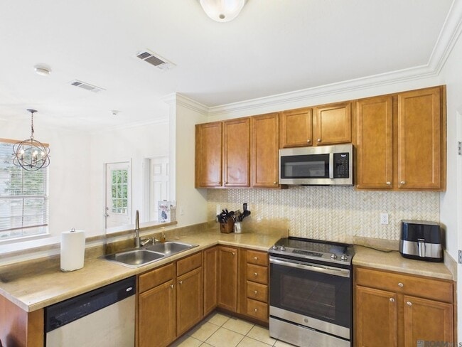 Photo - 4441 Burbank Dr Unit 601