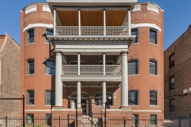 Building Photo - 444 E 48th St