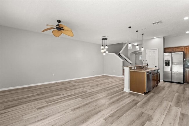 Photo - 364 Habitat Way