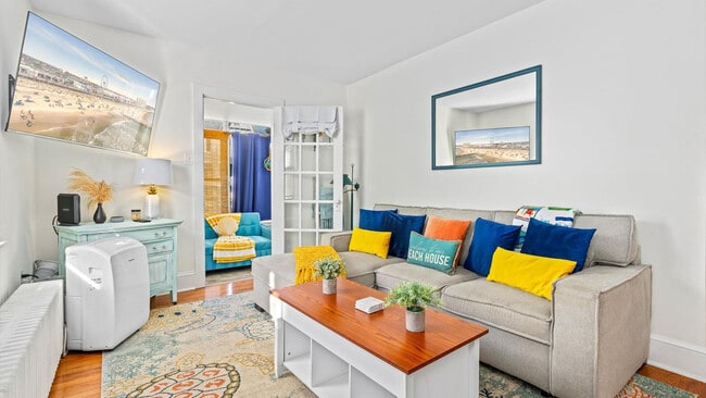 Building Photo - 101 West Ave Unit ID1309011P