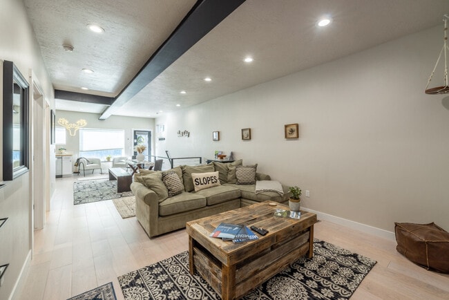 Photo - 255 Matterhorn Dr Unit ID1339769P