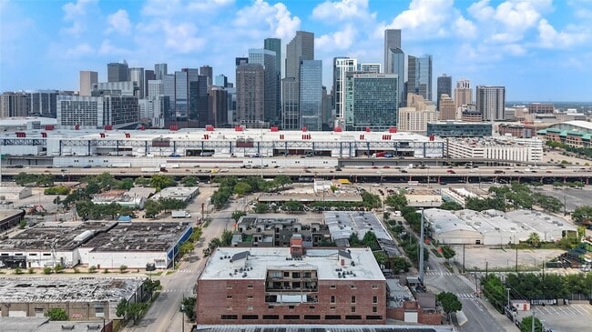 Building Photo - 2205 McKinney St Unit 510