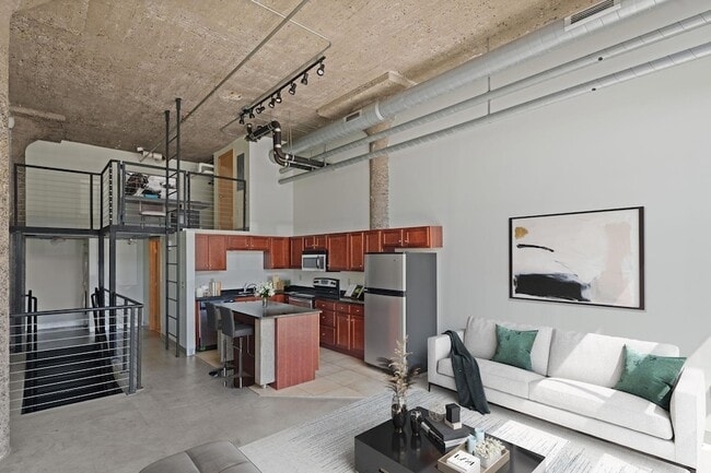 Building Photo - 521 S 7th St