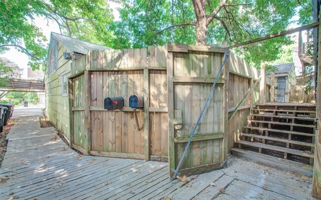 Photo - 5313 Palmetto St Unit B