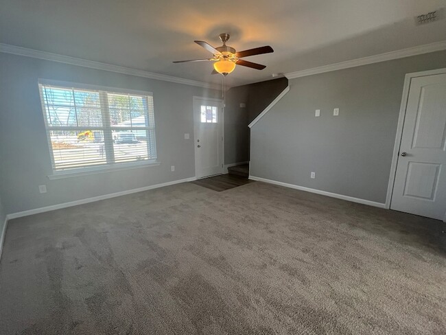 Photo - 58 Stonehenge Ln