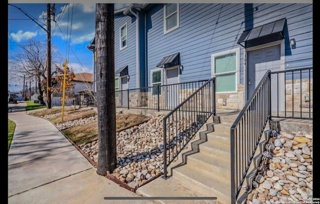 Building Photo - 143 Lucas St